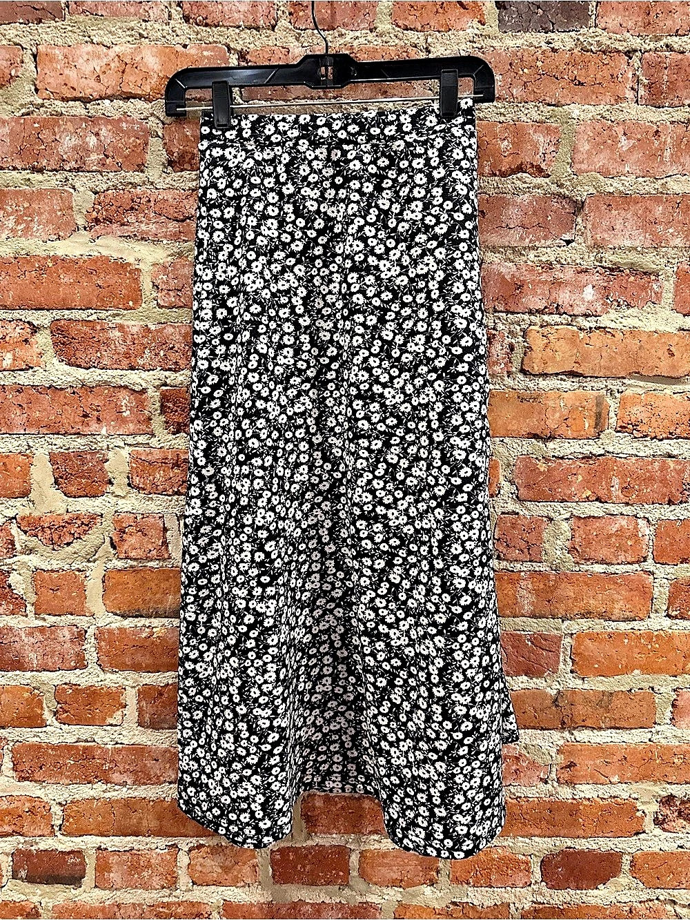 Ditzy Floral Maxi Skirt in Black & White Like New